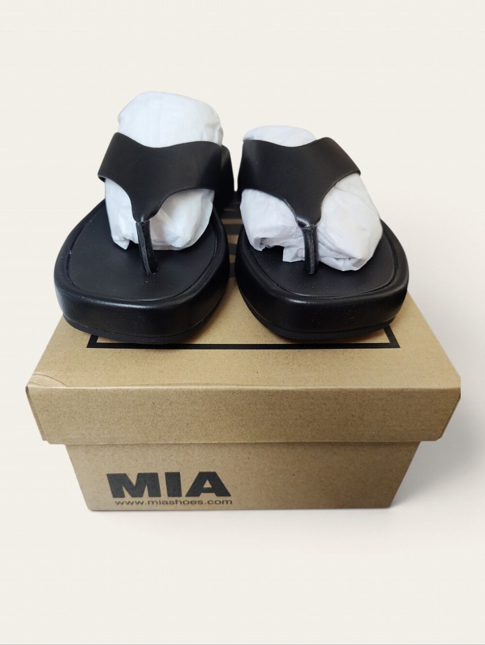 NIB MIA 6M Leather Platform Flops